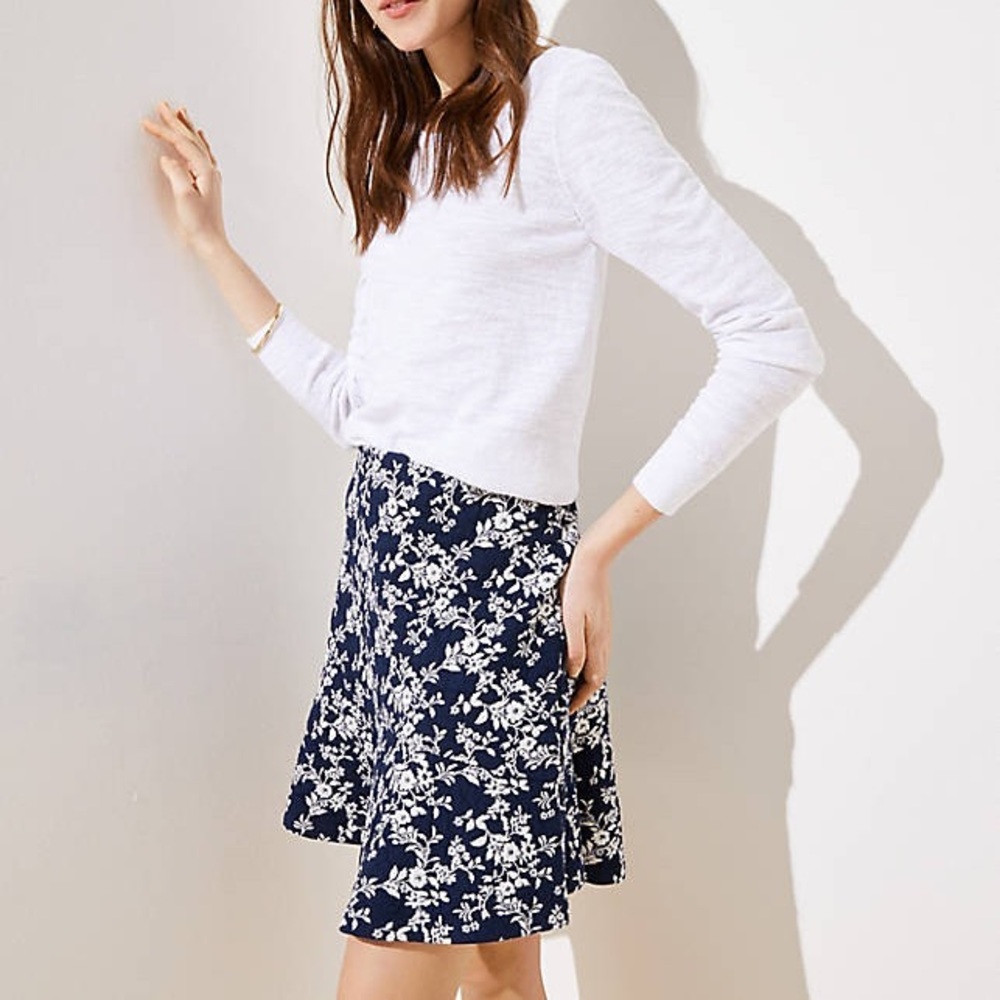 LOFT Floral jacquard flippy pull on skirt- tags on